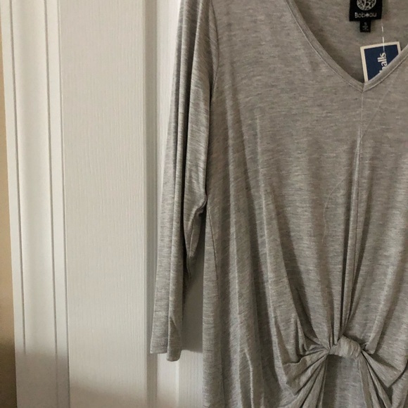 Bobeau Light Gray Heather V-Neck High Low Knotted Front Top Size Small - Picture 4 of 10